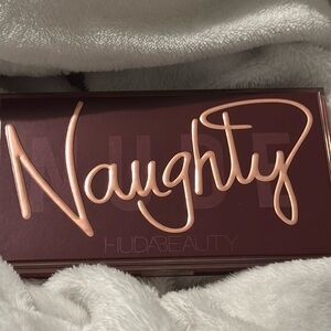Huda Beauty Naughty Nude Eyeshadow Palette